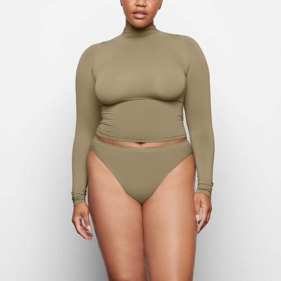 SKIMS Soft Smoothing Seamless Long Sleeve Turtleneck Basics Green size 4X - Picture 1 of 5